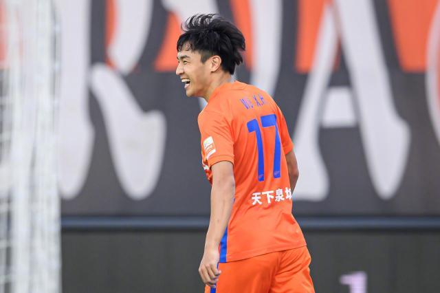 世界杯手机直播app下载-泰山一高一快爆发正是时候 “抢票”40强赛集训名单